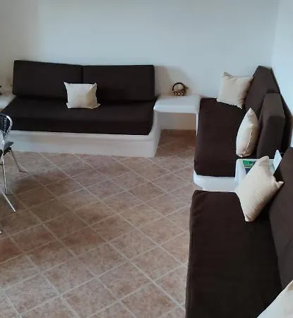 Popi Two Storey Traditional House Nyaraló *