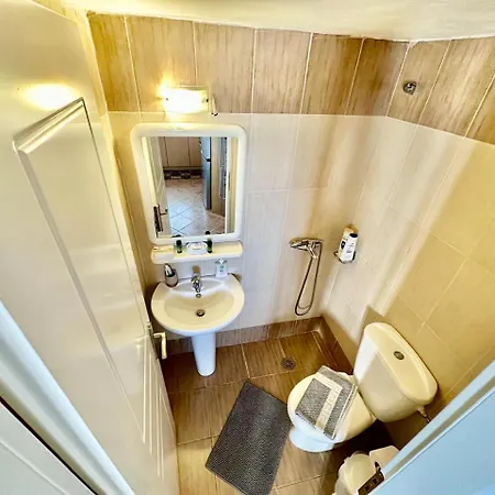 Popi Two Storey Traditional House Nyaraló *