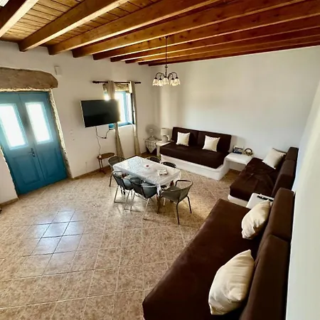 Nyaraló Popi Two Storey Traditional House Astypálaia