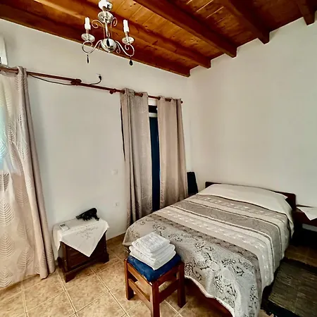 Popi Two Storey Traditional House Nyaraló *