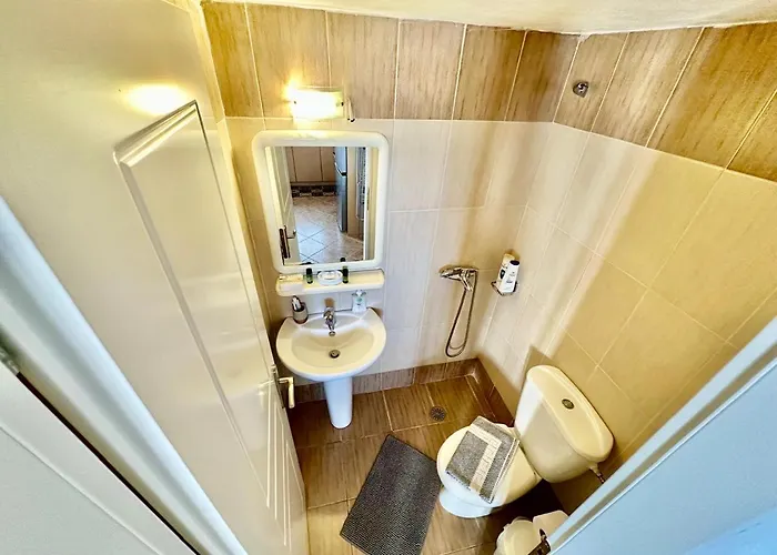 Popi Two Storey Traditional House Tatil Evi *